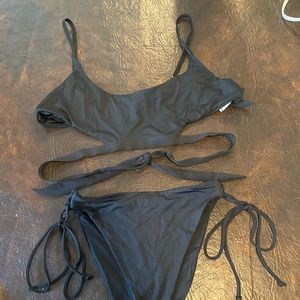 Black bikini